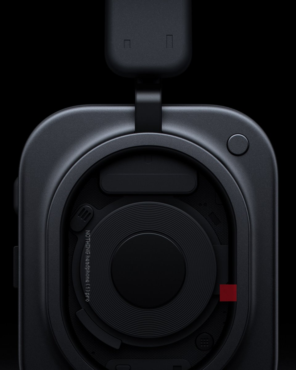 oqloffice's tweet photo. Nothing Headphone (1) Pro [2026] https://t.co/0EBM0pDEEI