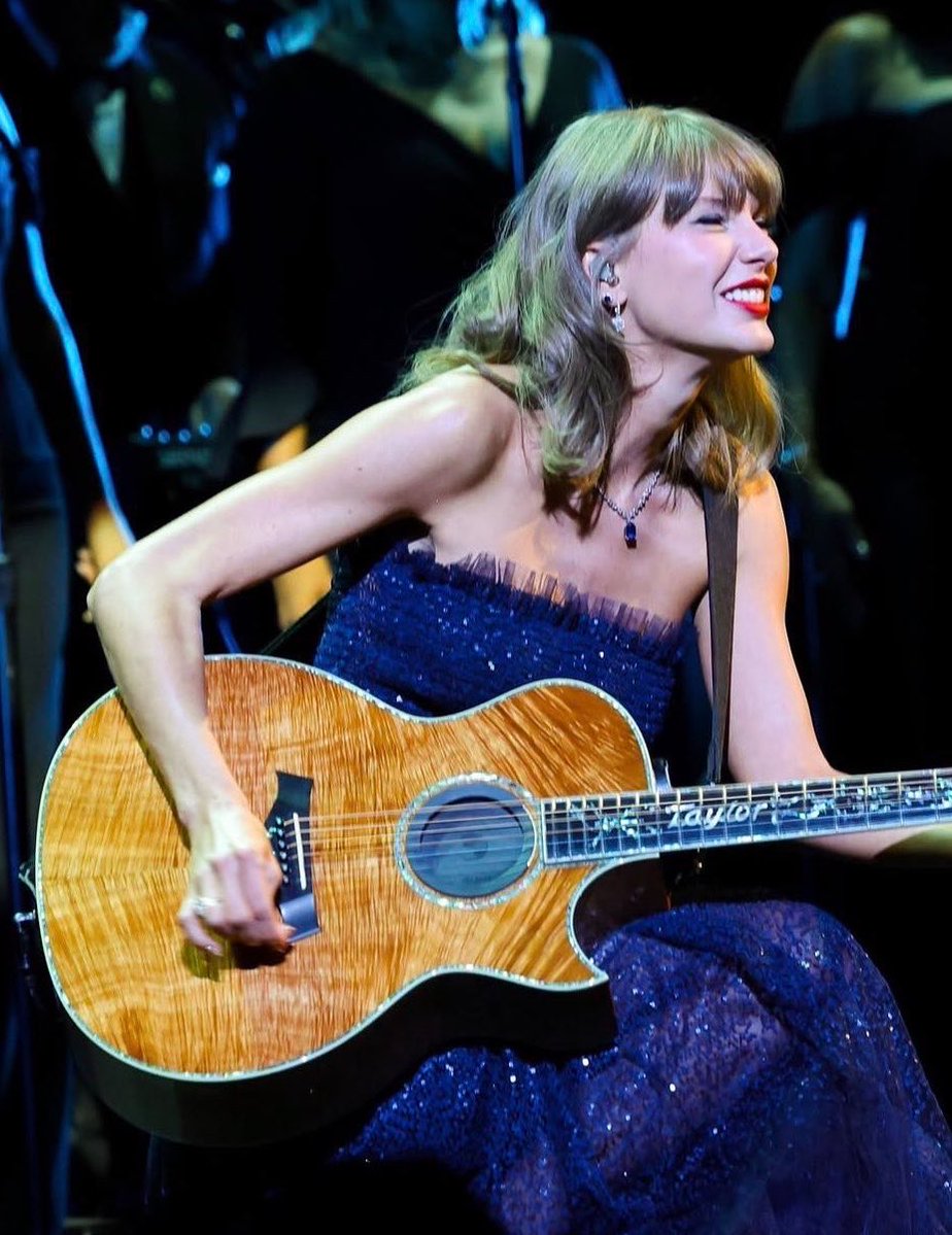 TSwiftNZ's tweet photo. Which era did you become a Swiftie? #20YearsOfTaylorSwift https://t.co/whSM0sEKgm