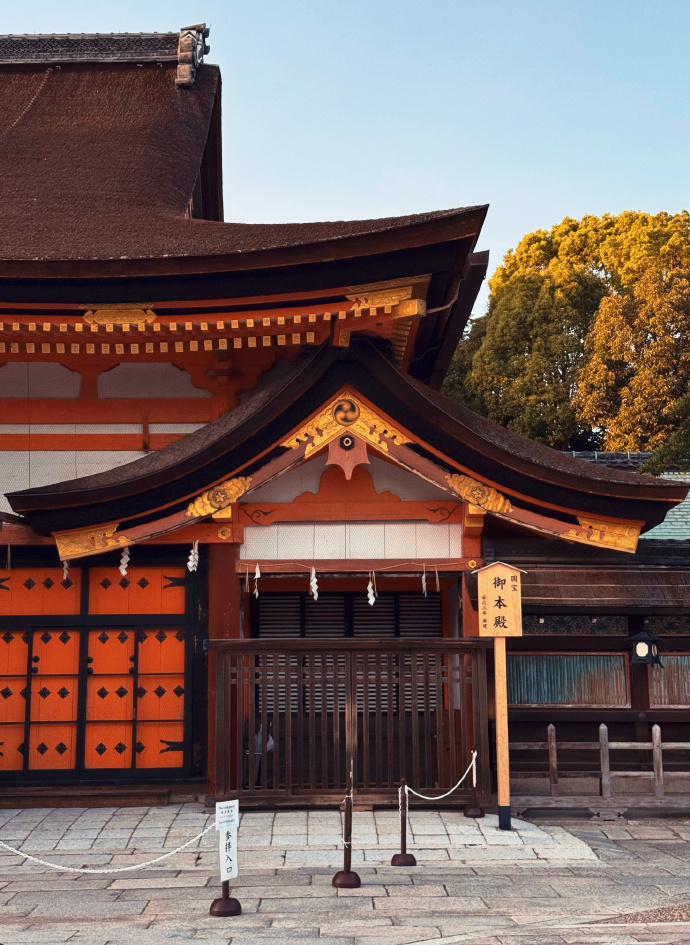 zhisuarasa32806's tweet photo. 「今日は古い神社の周りを散歩した。時折風が吹くと、どこからか物寂しい声が聞こえた気がした。これが噂のあの場所かもしれない……」， https://t.co/mowXGCKcoa