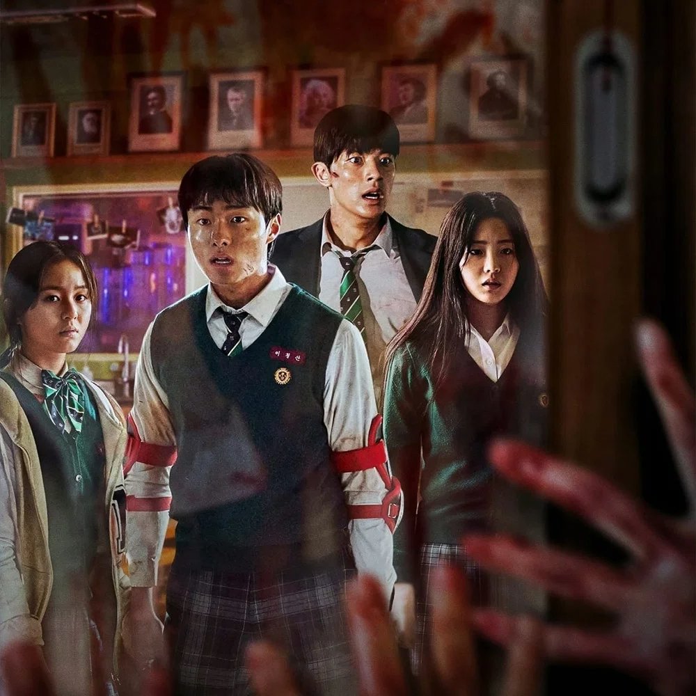 whatonnetflix's tweet photo. 🧟 Cheong-san is alive!

Yoon Chan-young confirmed his return at Netflix Korea’s 10th anniversary event, but despite expectations, there was no teaser for ALL OF US ARE DEAD season 2 and no release date. It remains “coming soon.” https://t.co/8BxRgDjaye