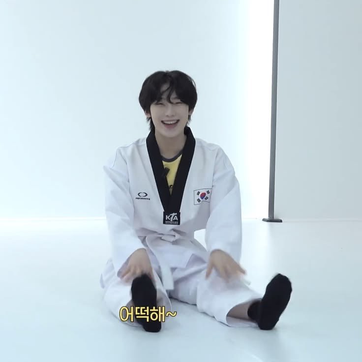 __SunOoOooO's tweet photo. 안에 노란색티 입은거까지 넘 초딩같아 ㅋㅋ https://t.co/mQx68NPvid