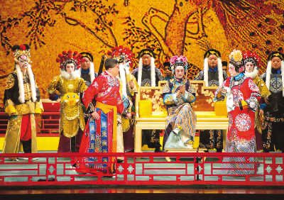 cuomaoguai's tweet photo. 找到一条这类形象来源的线索：戏曲中表现少数民族武将时，会在盔头两侧佩戴狐尾和雉翎
这一传统可追溯至清代，如乾隆朝《昭代箫韶》台本中，各契丹将领佩戴两侧有狐尾和雉翎的盔或“外国帽” https://t.co/BDOUA1g7fO