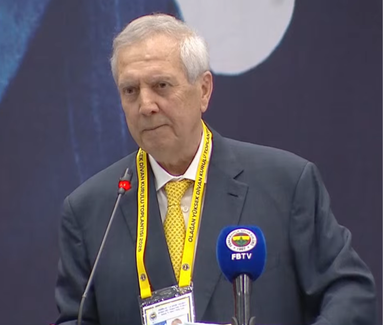 futbolarena's tweet photo. Aziz Yıldırım: "Mayıs'tan sonra yokum. Bir daha bu kulübün içine gelmem." https://t.co/5xs4XRGGty