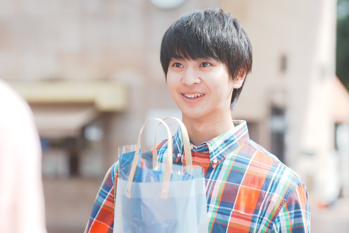 dramal_abc's tweet photo. #修学旅行で仲良くないグループに入りました ２
🚌あと𝟓時間💨

生まれて初めて
恋人と過ごす誕生日は
動物園へ🦒💓

第𝟐話 きょう深夜𝟏時
放送後𝐓𝐕𝐞𝐫見逃し配信
https://t.co/cE6SKFUSFO
#ドラマ修学旅行 https://t.co/v25rDan7iO