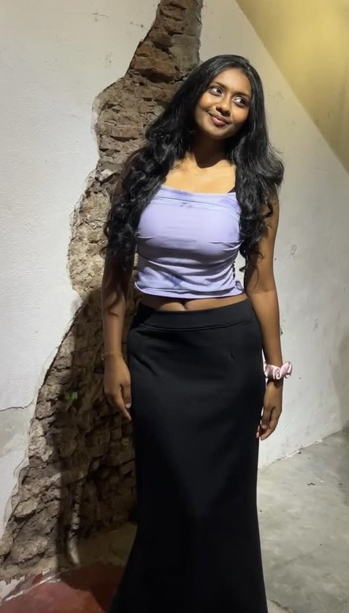 natuguntalu's tweet photo. Abba priya  lanjaaa🥵 em balisave a madathalu,Boobsss pindii dengaali lanja🤤abba lanja munda a juttu laguthu doggy lo ne gudda lo pettii gattiga denguthunte gaa lanjaaa mundaa a Boobss uguthayy🤤a boobs ni 🥵🥵
Rough ga dengale lanjaaa mundaa ninnu🥵💦🤤👄👅 https://t.co/IaqZ9L66aE