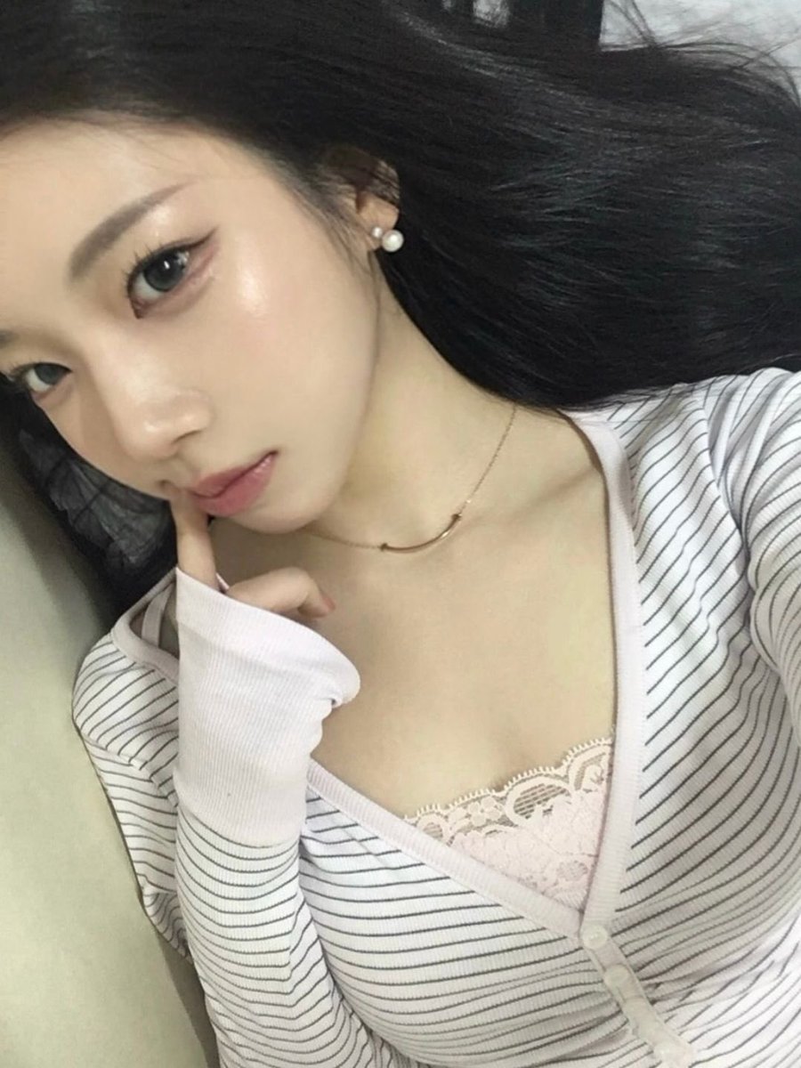 vlzsn's tweet photo. #지능 #얼싸 #지인박제 https://t.co/SbZZHeJWYe