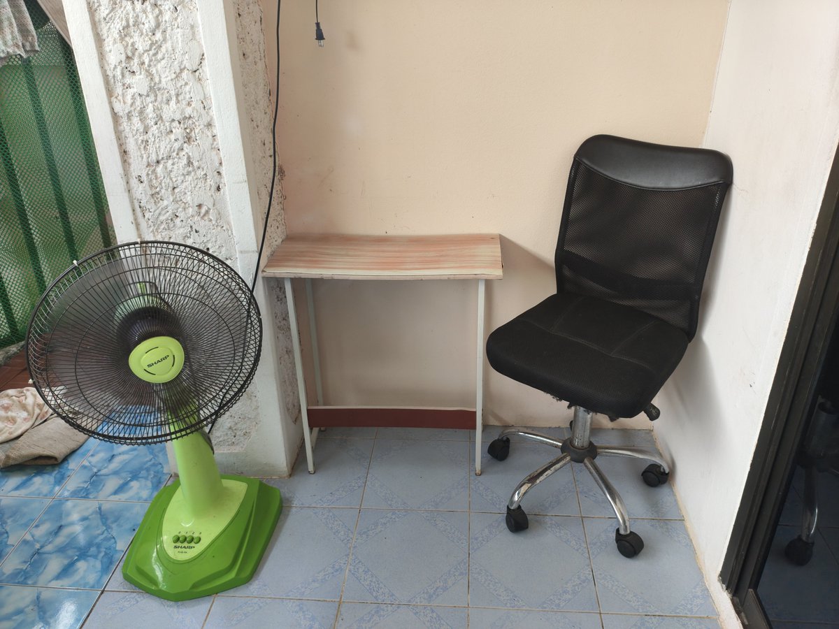 TheDevilsDev's tweet photo. The Doris thinks she is funny setting up an outside office 🤣🤣 https://t.co/xKEhWQg1E5
