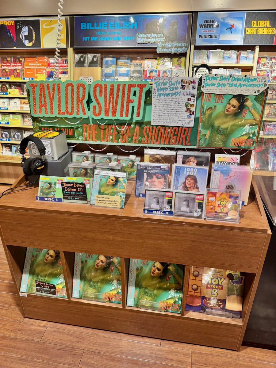swiftpage13's tweet photo. 🇯🇵Japanese biggest record store Tower Record at Shibuya in Tokyo is celebrating the 20 years of Taylor Swift. https://t.co/xvAHMLZ4OW