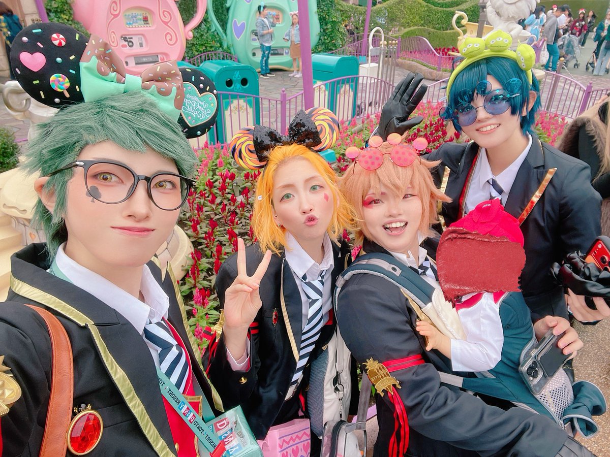yumi_xoxox's tweet photo. 明日この5人でポムフィオーレ🍎✨

…………5人で……？？？ https://t.co/qYdwFcr1a4
