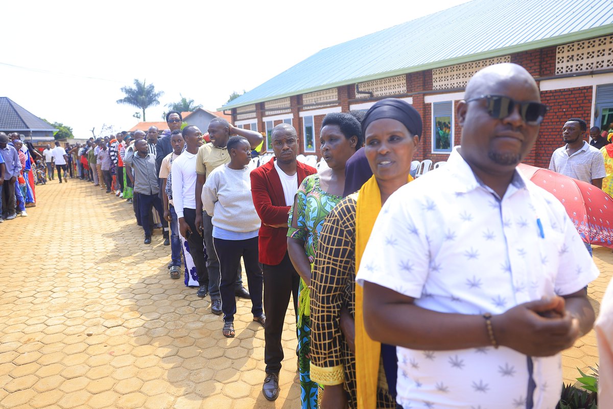 Kamonyi's tweet photo. Amatora arayoborwa n'abakorerabushake ba @RwandaElections. Hari gutorwa Umukuru w’Umudugudu, Ushinzwe umutekano, abinjira n'abasohoka mu Mudugudu; ushinzwe Imibereho Myiza y’Abaturage n’imbonezamubano; Ushinzwe amakuru n’amahugurwa y’abaturage n'Ushinzwe iterambere. #Amatora2026 https://t.co/bNRFSlV6go