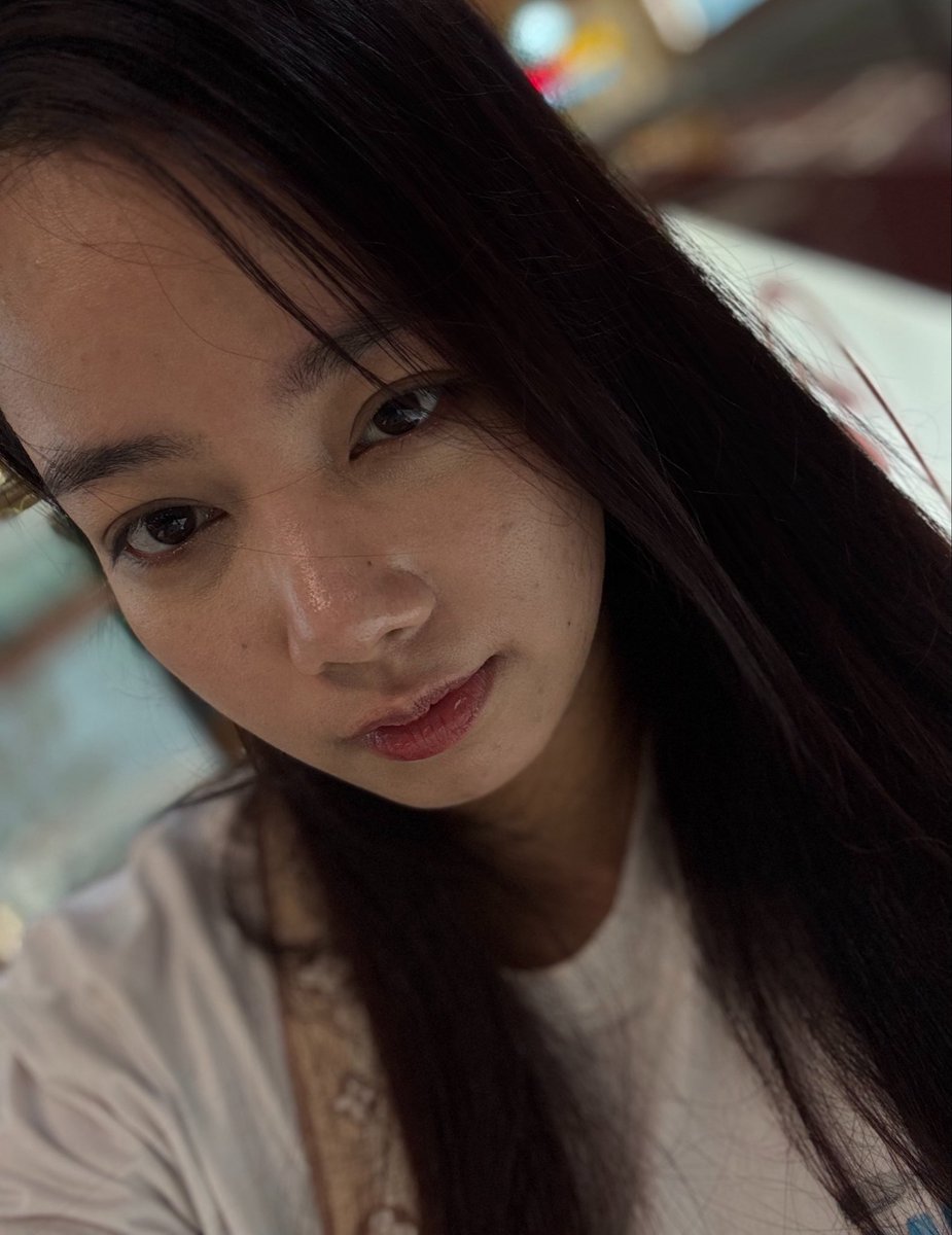 SweeTiAobi's tweet photo. Chỉ là hai người đứng ở hai phía khác nhau của cùng một câu hỏi

Tôi có gì ko tốt mà ko thể yêu 😌

Né tránh mama boy my gu quá đớnnn https://t.co/PuHXYna2I2