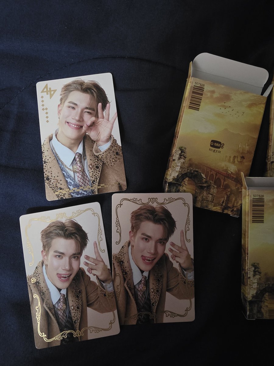 MINE_GF94's tweet photo. ...การ์ดคอนน้องโฟร์ทใบละ 20 ตามในรูปมีอีกหลายใบ
...ซีเคร็ทใบละ 200
การ์ดโฮลเดอร์ อันละ 400
ส่ง ems ค่าส่งตามจริง
#FourthConcert #OhMyFourthConcert #Fourthnattawat
#โฟร์ทณัฐวรรธน์ #ตลาดนัดเจมีไนน์โฟร์ท https://t.co/AKhYXtDWi0