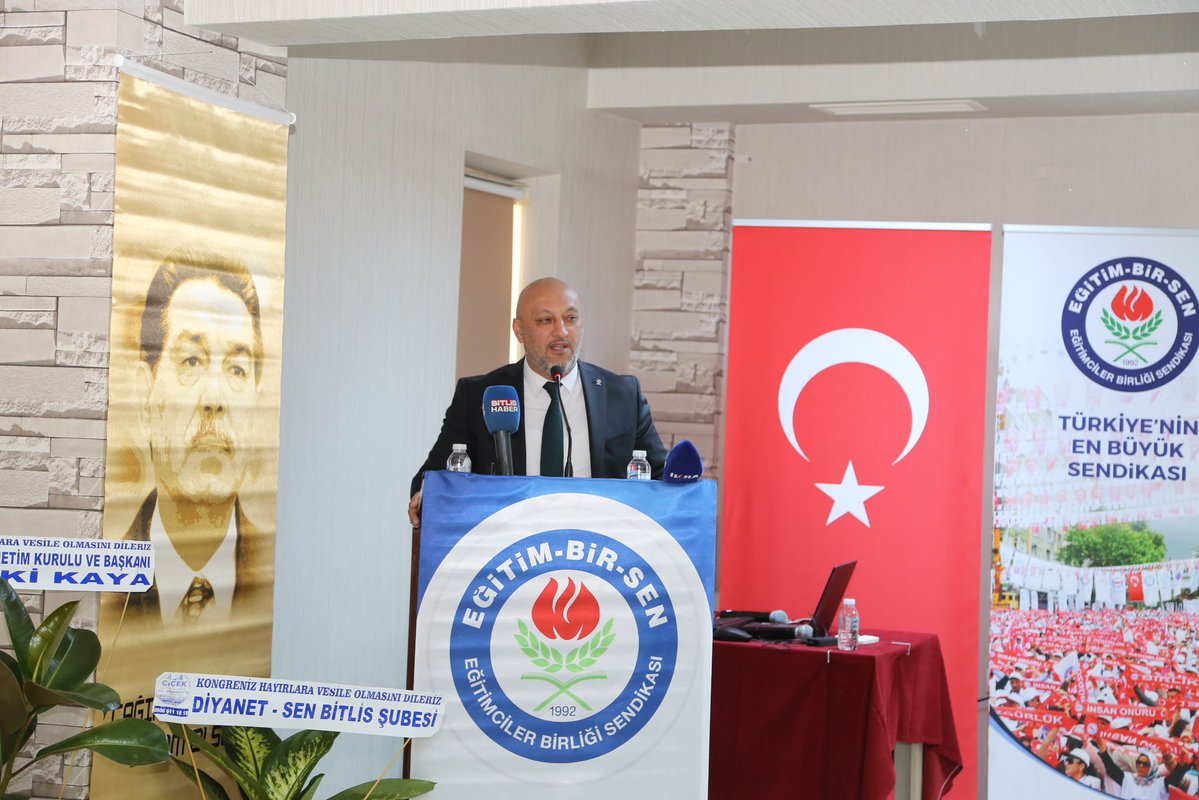 EnginGunceoglu's tweet photo. Eğitim-Bir-Sen Bitlis 1 No’lu Şube İl Kongresi’ne katılarak dava ve yol arkadaşlarımızla bir araya geldik. 

Birlik, beraberlik ve dayanışma ruhumuzun daim olmasını diliyor; kongremizin sendikamız ve eğitim camiamız için hayırlara vesile olmasını temenni ediyorum. https://t.co/c3DbyaWcXK