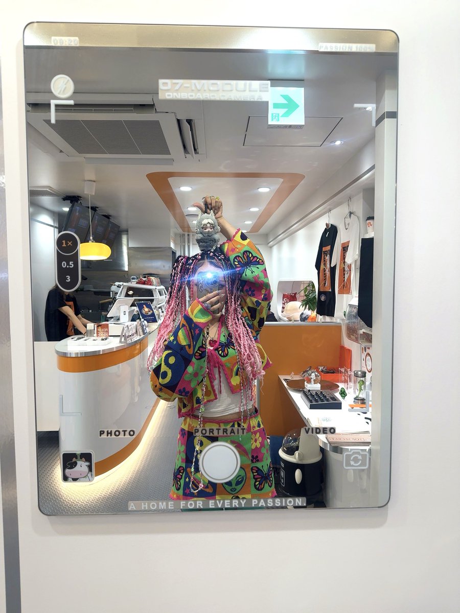 KeyALPHAZ1103's tweet photo. 昨日は初めての @07_MODULE へ🛸
宇宙船の店内、オシャレ過ぎて可愛すぎてめちゃくちゃテンション上がった🔥
MVリクエストも出来て、LEFT LIGHTを大画面で観れたの最高すんぎ!
#alphaz #07MODULE #xg https://t.co/b5a7lsou4p