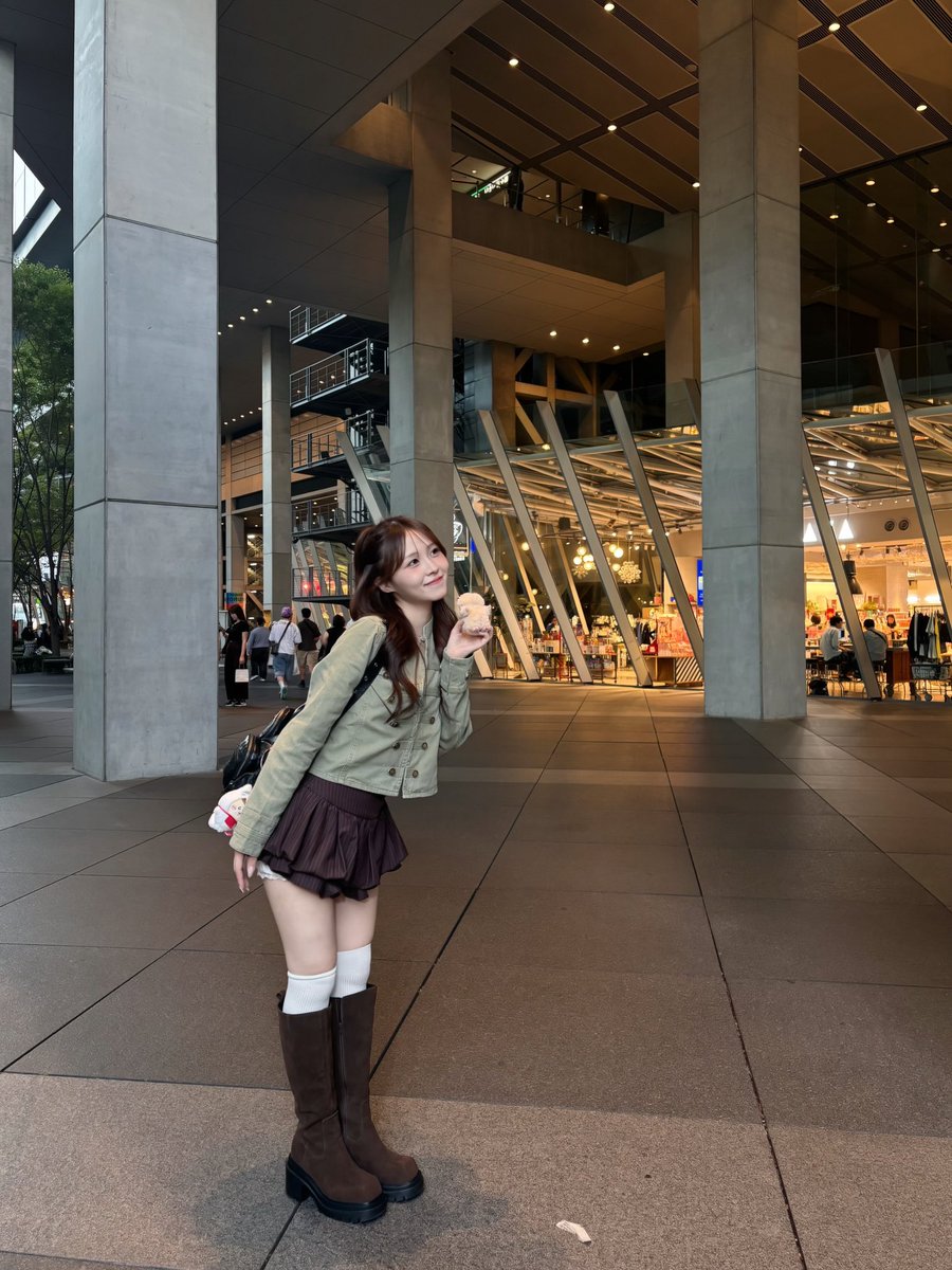 maachan_poco's tweet photo. Ray Cassin のアウタースカート
SLYの爆盛れブーツ👢🤎
秋カラーでお気に入り！ https://t.co/T1E8ilXOLU