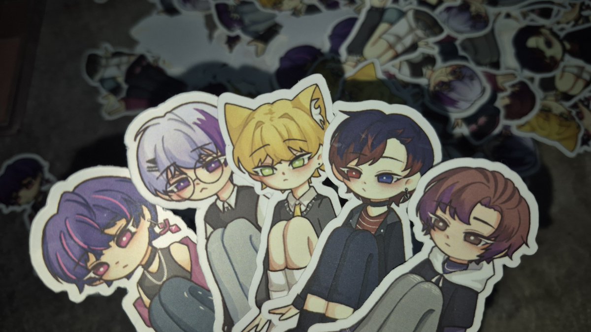 Tarian_hujan's tweet photo. will be giving away these #VERSA stickers as freebies at #CF23 on day 2!!

jujur ga espek yg dateng SEGEPOK https://t.co/CNtJ2bf8f4