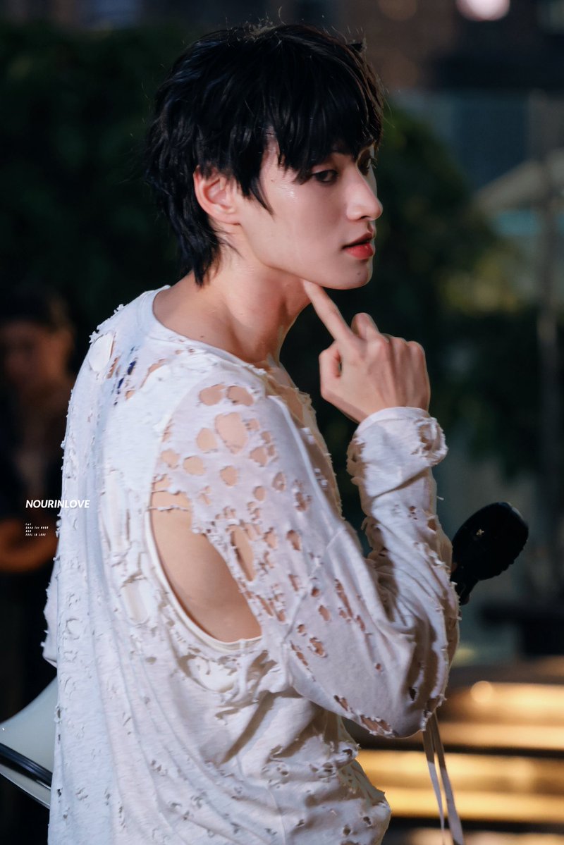 NOURINLOVE_'s tweet photo. #bosstong 🍀🍡 https://t.co/9RPsOdcRqy