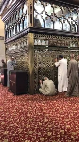 GamalSultan1's tweet photo. بعض المؤرخين للحضارة الإسلامية، تساءلوا: لماذا لم تعرف الحضارة الإسلامية في الأندلس ظاهرة الأضرحة وقبور الأولياء، رغم بقائها 800 عام، وقد تركت لنا آثارهم هناك القصور والمدارس والجامعات والمساجد، والعلوم والفنون والثقافة الرفيعة والفلسفات، بينما انتشرت ظاهرة القبور والأضرحة في الشرق؟ هل من تفسير لهذه المفارقة ؟!