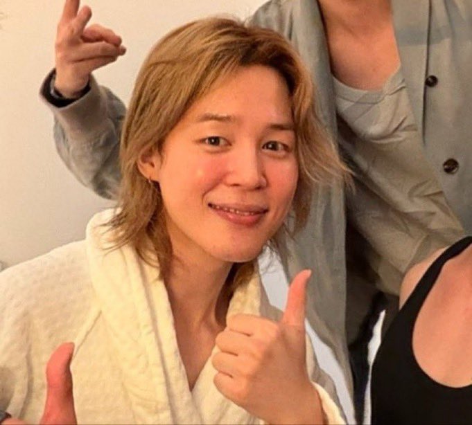 geumbikook's tweet photo. @theparkjiminisa omega non-singer attention seeker fanservice pigmin aka song daeun’s sexxxx toy. Fixed it for you 🥰 @theparkjiminisa @likecrazypilled https://t.co/9iuA660JlO