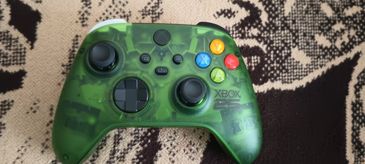SlashingThunder's tweet photo. Repost: I am digging my new Xbox Controller!

@XBOX #Xbox #XBOX25 https://t.co/SennI3R7wk