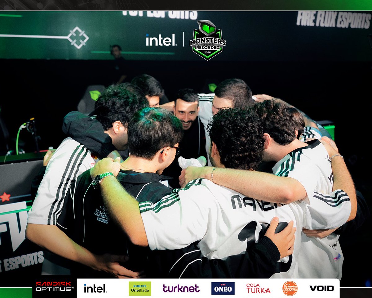 MonstersReload's tweet photo. FF vs FUT 🔥 https://t.co/X2zDzElID0