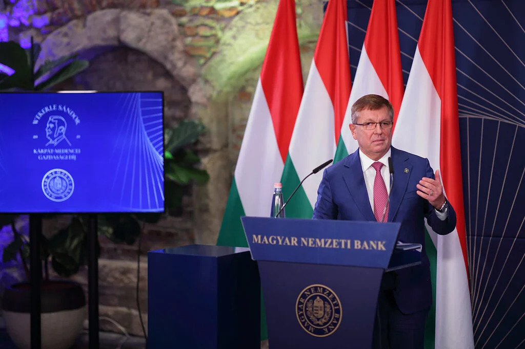 DNewsHungary's tweet photo. Court remands former central bank gov Matolcsy into custody #hungary #dailynewshungary https://t.co/H7Jr9dELOV