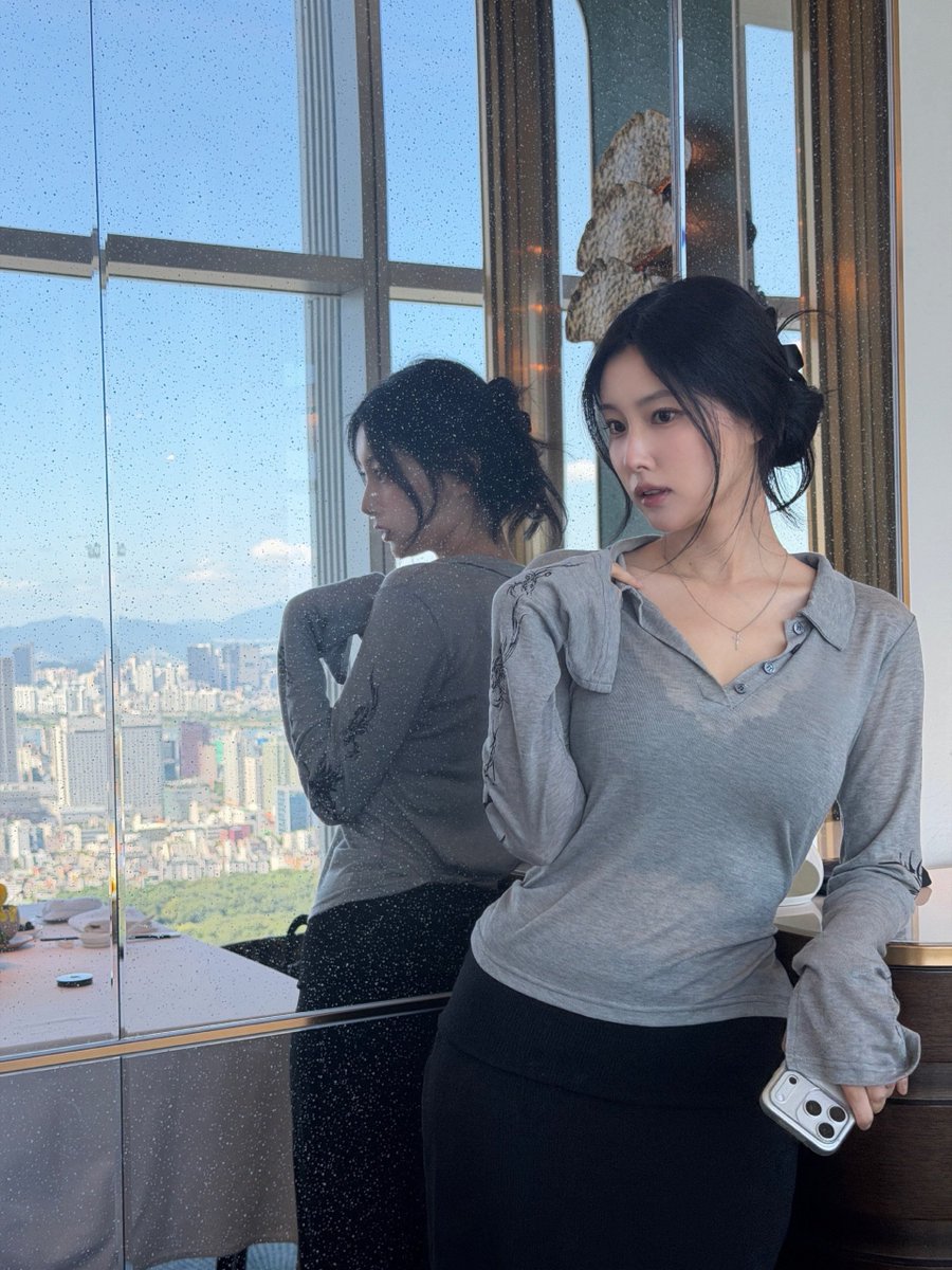 hyewonkanng's tweet photo. part two, because one thank-you wasn’t enough. the city kept showing off, and i kept being grateful. i realized how rare it is to feel this settled. no chasing, just a quiet certainty that i’m exactly where i’m meant to be. if this is my best life, i’d like to stay a while. ⚘ https://t.co/sRmZ8op7MV