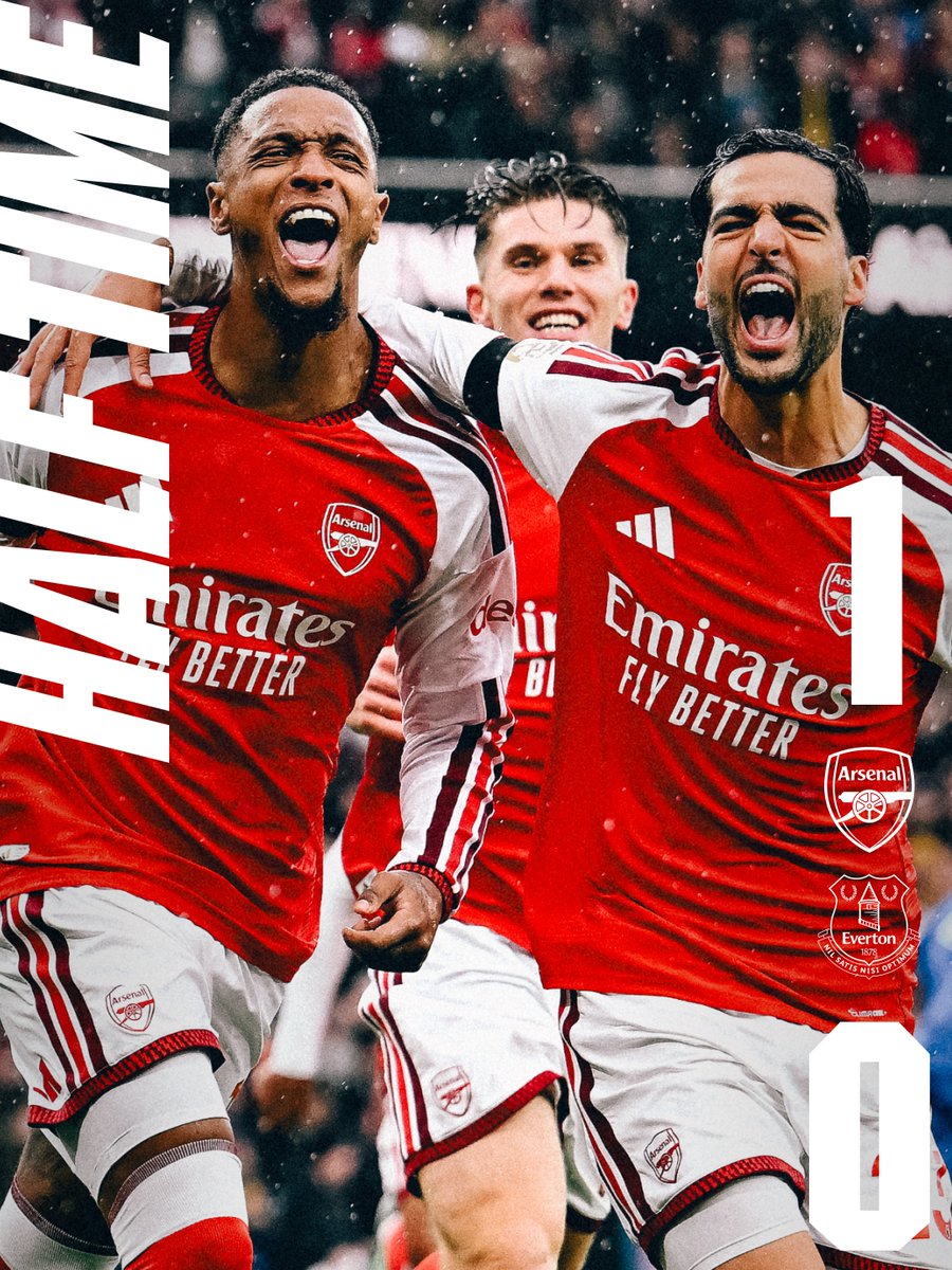 Arsenal's tweet photo. Leading the charge at the break ⚡ https://t.co/KFeAfOovqw