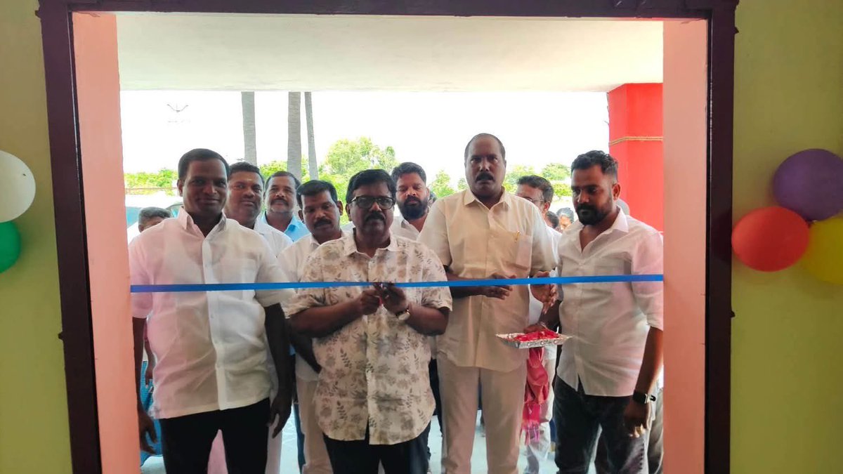 WriterRavikumar's tweet photo. நியாயவிலைக் கடைத் திறப்பு 

மரக்காணம் எனது தொகுதி மேம்பாட்டு நிதியில் கட்டப்பட்ட நியாயவிலைக் கட்டடத்தை இன்று திறந்துவைத்தேன். மாவட்டச் செயலாளர் மலைச்சாமி, மண்டல துணைச் செயலாளர் நாவரசு, கோட்டி பாலா , மன்ராஜ், ராஜசேகர், எல்லப்பன், கணபதி, கவுன்சிலர் கோபால் கனகராஜ் குமரேசன் தீபன் பழனி கோகுல் உள்ளிட்டோர் உடனிருந்தனர்