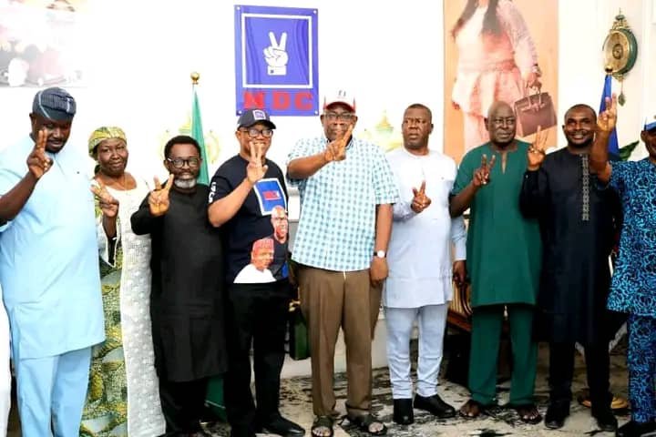 ambassadors714's tweet photo. After the rally today in Abuja, we went to Kugbo Market to champaign for @PeterObi & @KwankwasoRM, from there we moved to Karu market.

Pls; if you are for a new Nigeria and he can see this; we need champaign materials. Caps; shirts; stickers, aprons etc

You can produce where you are and have them sent to us.

@HiikyaaTor will drop the videos 

Nigeria will be OK