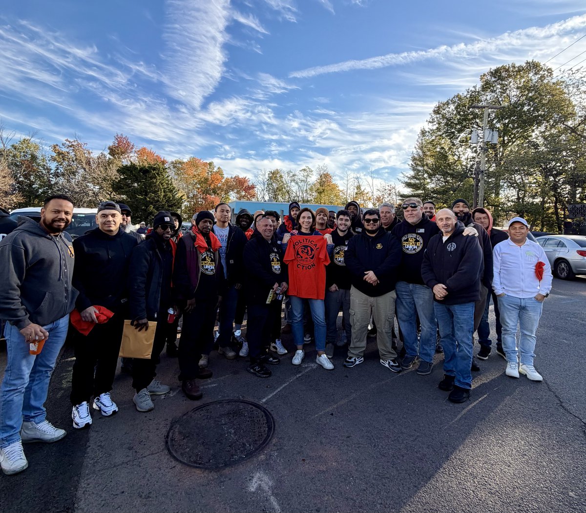 RebeccaForNJ07's tweet photo. So grateful for these amazing union members who spent their Saturday morning spreading the word about how important this election is for NJ-07. @NJAFLCIO https://t.co/QwUqBGUaCI