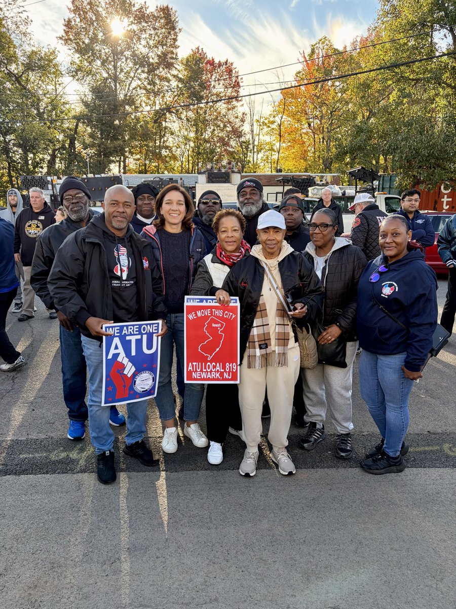 RebeccaForNJ07's tweet photo. So grateful for these amazing union members who spent their Saturday morning spreading the word about how important this election is for NJ-07. @NJAFLCIO https://t.co/QwUqBGUaCI