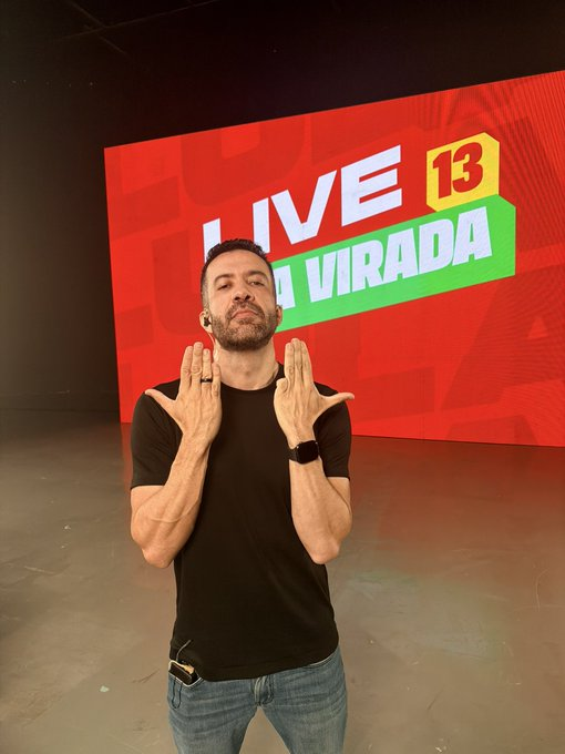 valfachi's tweet photo. Amanhã voto 13 para ser feliz!!!
#SomosTodos9Dedos
#LulaEmCopacabana
#LiveDaVirada
#RJComLula
#Live24HorasDoExercitoDoLula
#SoMaisUmVotoProLula https://t.co/hA3gVaogmt