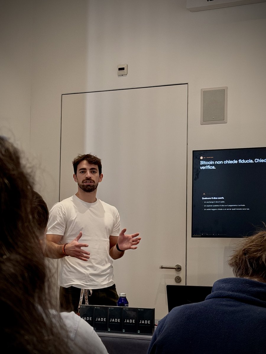 Blockstream tweet picture
