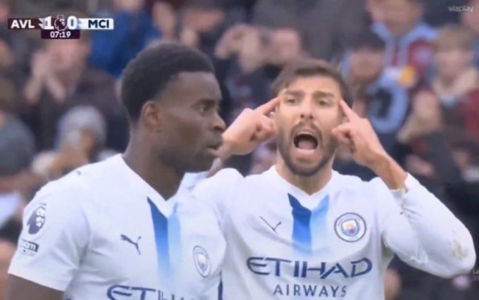 Priceless_MCI's tweet photo. Even Ruben Dias is tired https://t.co/itC1p7Eepx