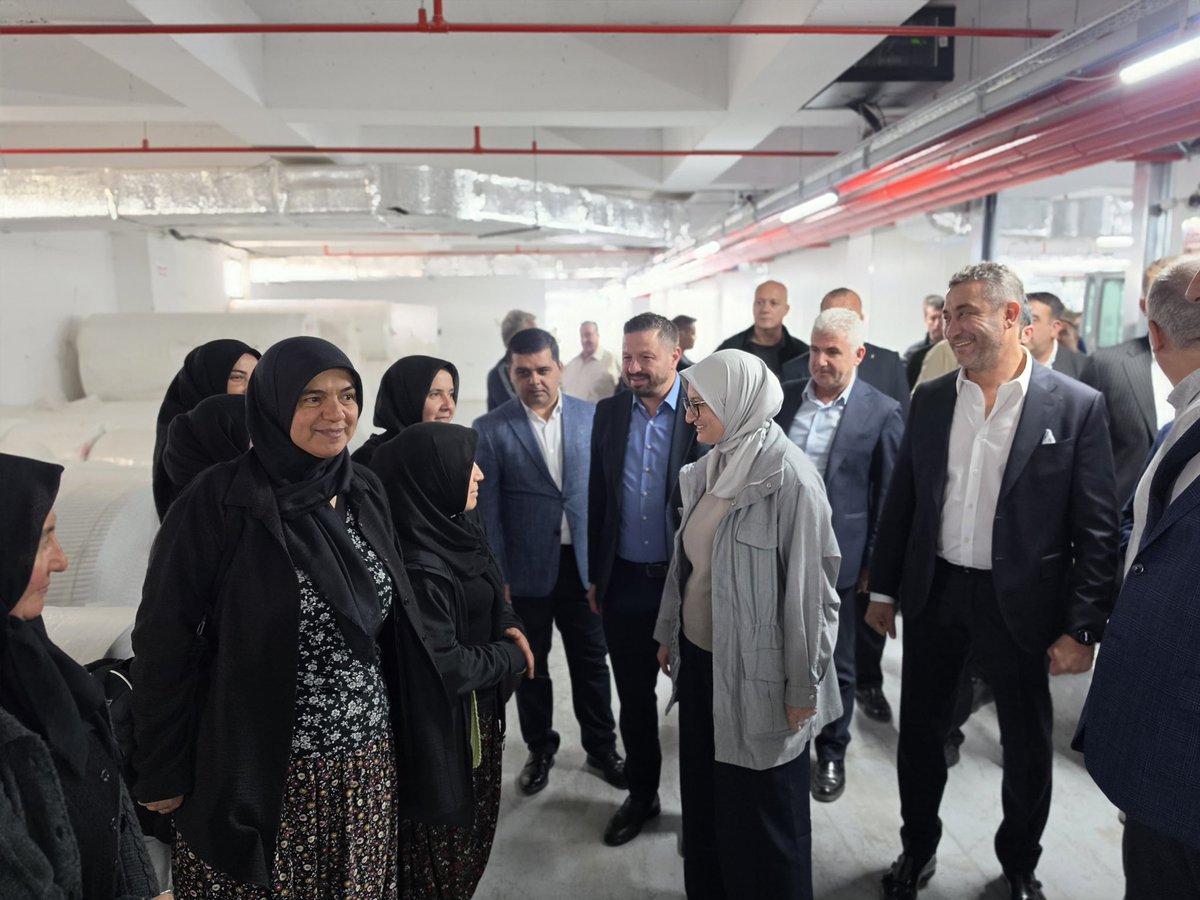 ma_balikesir's tweet photo. 📍 İşbir Dokuma Fabrikası

Bigadiç’imizin üretim gücüne, istihdamına ve ülke ekonomimize değer katan İşbir Dokuma Fabrikası’nı Genel Başkan Yardımcımız Belgin Uygur ile ziyaret ettik.

Fabrikada incelemelerde bulunarak üretim süreçleri ve yürütülen çalışmalar hakkında bilgi aldık.