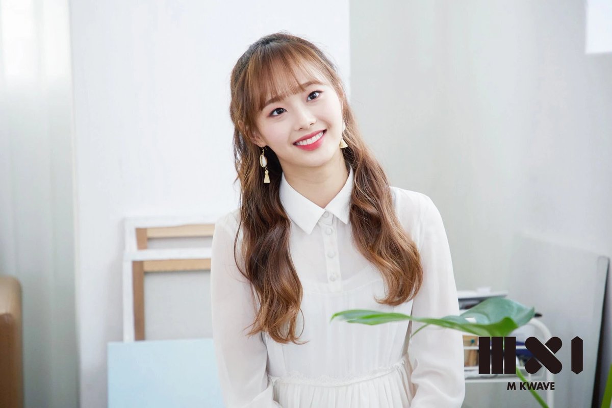 IdalsoArchive's tweet photo. 180824 MXI Magazine Chuu + Behind The Scenes https://t.co/q7AcRu3ziM