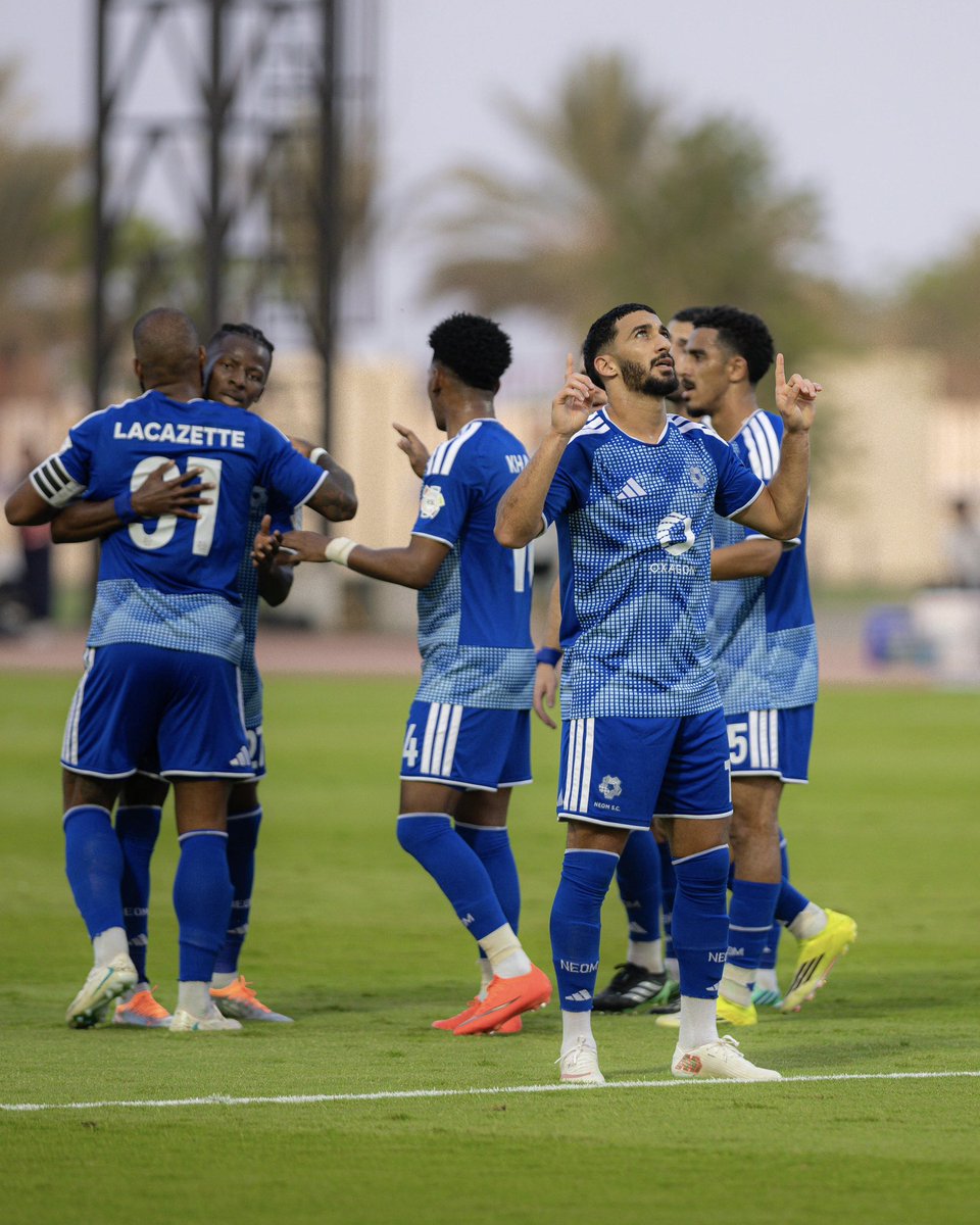 StatsSPL's tweet photo. ⚽️⚽️⚽️

سعيد بن رحمة يصل إلى ثالث أهدافه في #دوري_روشن_السعودي هذا الموسم 🇩🇿🔵 https://t.co/ZHbNulqarT