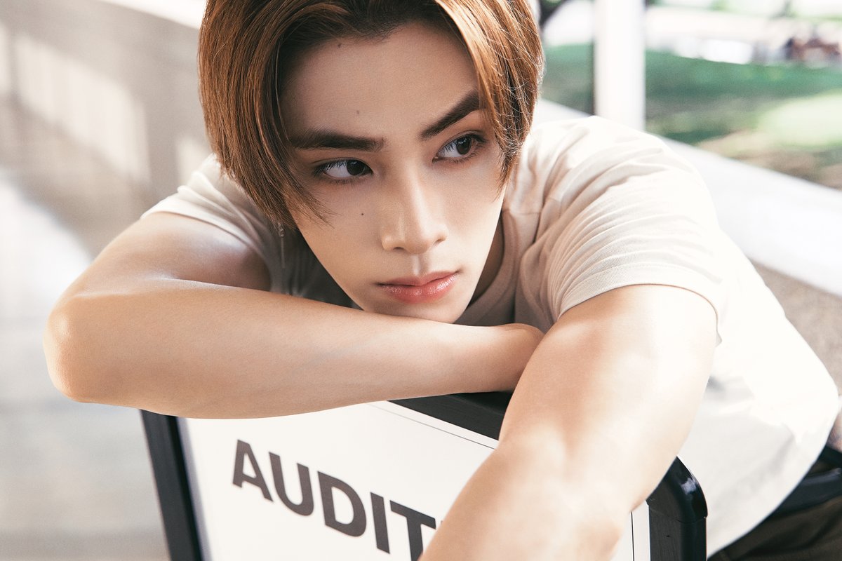WayV_official's tweet photo. XIAOJUN 샤오쥔 'Hey, Somebody (English Ver.)' MV Image 

XIAOJUN The 1st Mini Album 【Hey, Somebody】 
➫ 2026.10.26 (CST/KST)

EVERYTHING, ALL AT ONCE, NEO
https://t.co/yjxVqIbWnc 

#XIAOJUN #肖俊 #샤오쥔 
#HeySomebody #XIAOJUN_HeySomebody
#NCT #WayV #威神V 
#NCT_10TH_ANNIVERSARY