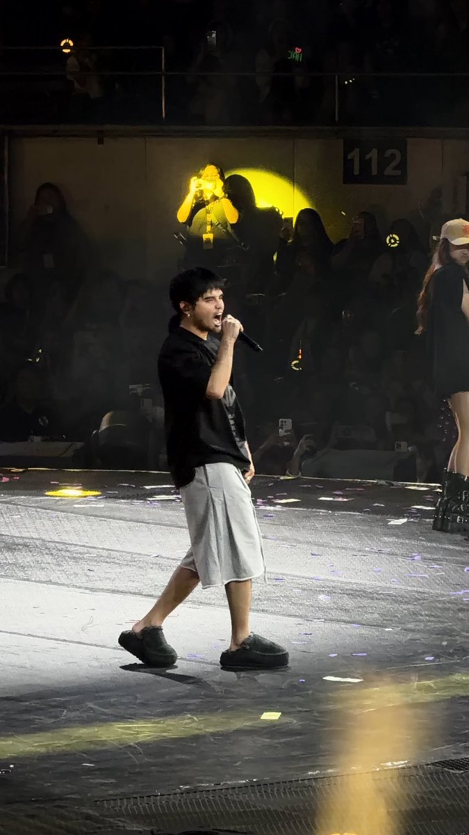 iamjenej18's tweet photo. Sobrang normcore naman nyan bossing 😂😂😂

WITNESS THE BEST AT OZF
@1zentertainment #1ZEntertainment
#OneZoneFest #OZF
#1Z_FiestaAtAraneta https://t.co/3VaBiD4aDb