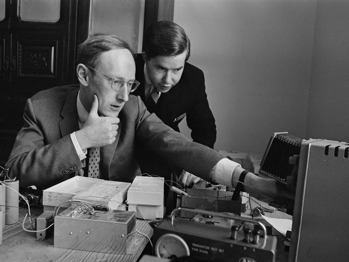 Golden_Slumb's tweet photo. Sir Clive Sinclair didn’t just invent a computer.

He invented the idea that ordinary people could own one.

The ZX Spectrum (1982) put colour computing in millions of British homes for under £200.

That’s not just tech history — that’s cultural history.

BACK THE BOOK: https://t.co/vIlwpe9fvA

#ZXSpectrum #Sinclair #RetroComputing
