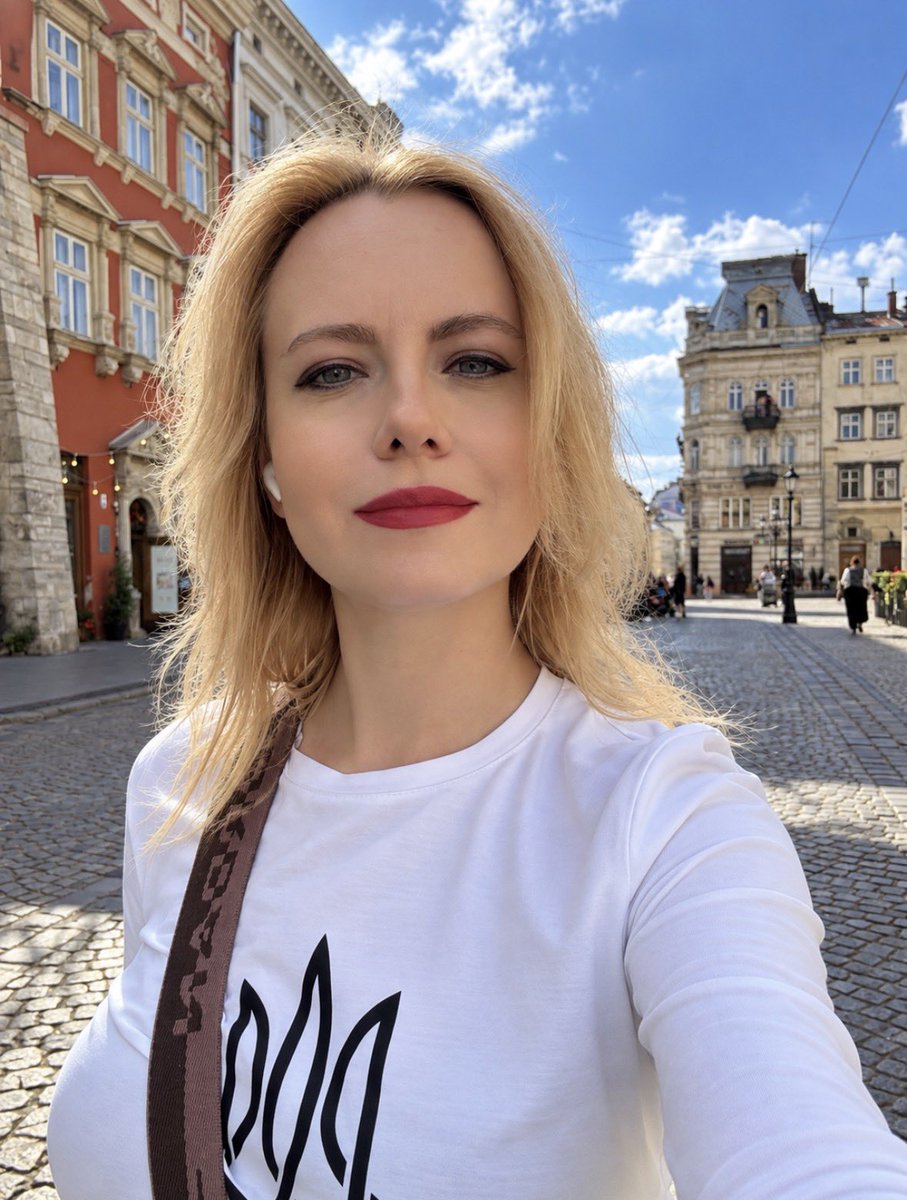 angelshalagina's tweet photo. I don’t want the world to remember Ukraine only for its ruins.

Look at our streets.
Our people.
Our smiles.

This is the Ukraine no missile can erase🇺🇦
#ukraine #ukrainian #ukrainians #ukrainiangirl #war https://t.co/9mxE178mU8