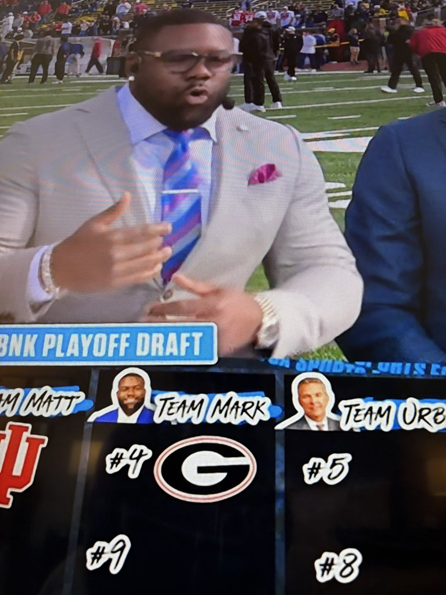 BenjaminSWatson's tweet photo. I love Heisman. @markingramII is my favorite Bammer.  Knew you loved us deep down in your Crimson heart 🤣 . Can I get a Go Dawgs! https://t.co/u1dNxiLsFv