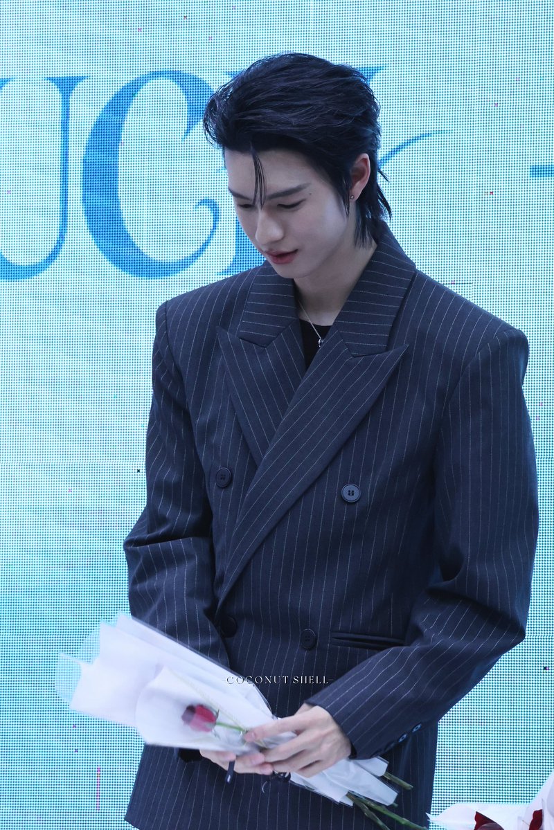 shellofcoco's tweet photo. Whose prince 
#ppoohkt
#poohHoopers 
@ppoohkt https://t.co/HOEhY2Dgw6