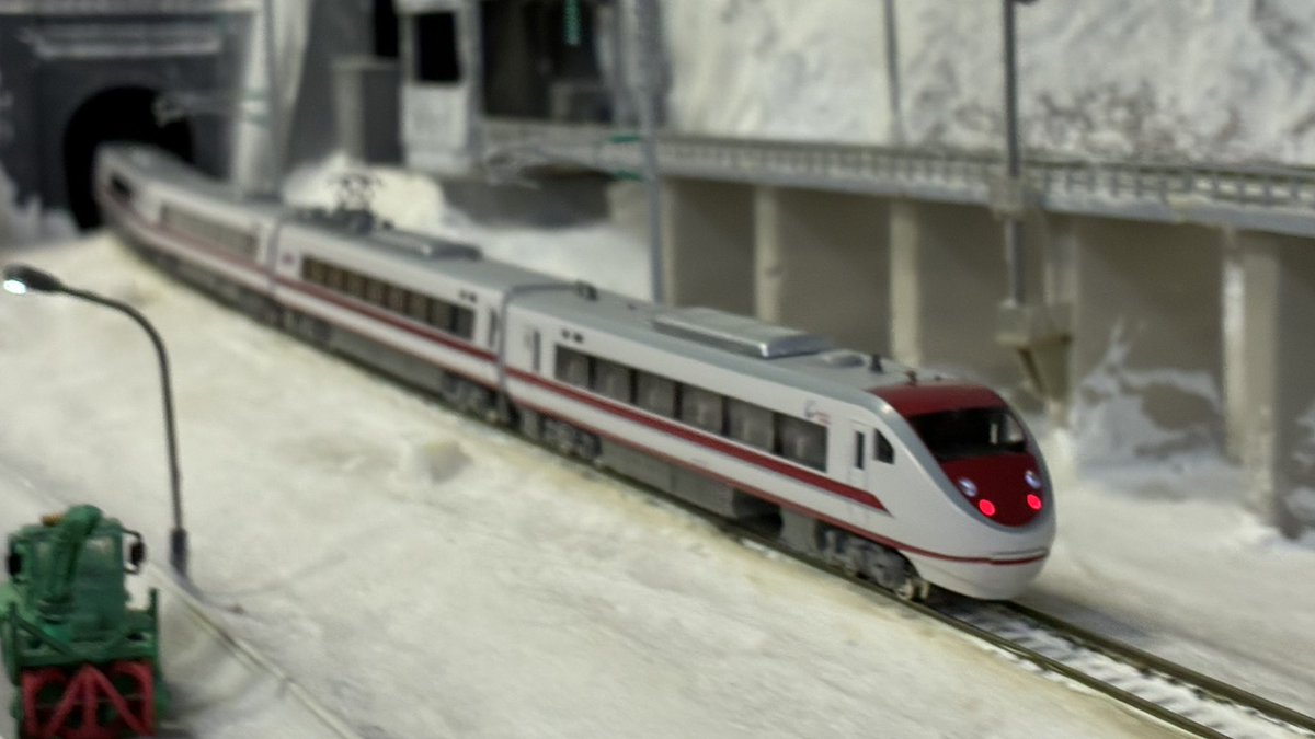 Re_Color_train's tweet photo. 【東京・本店4階】本日ご来店のお客様①

北越急行 特急はくたか

※ 9,10番線使用

#リカラー #Re_Color #鉄道模型 #ｎゲージ  #レンタルレイアウト https://t.co/Rna7RA3YHu