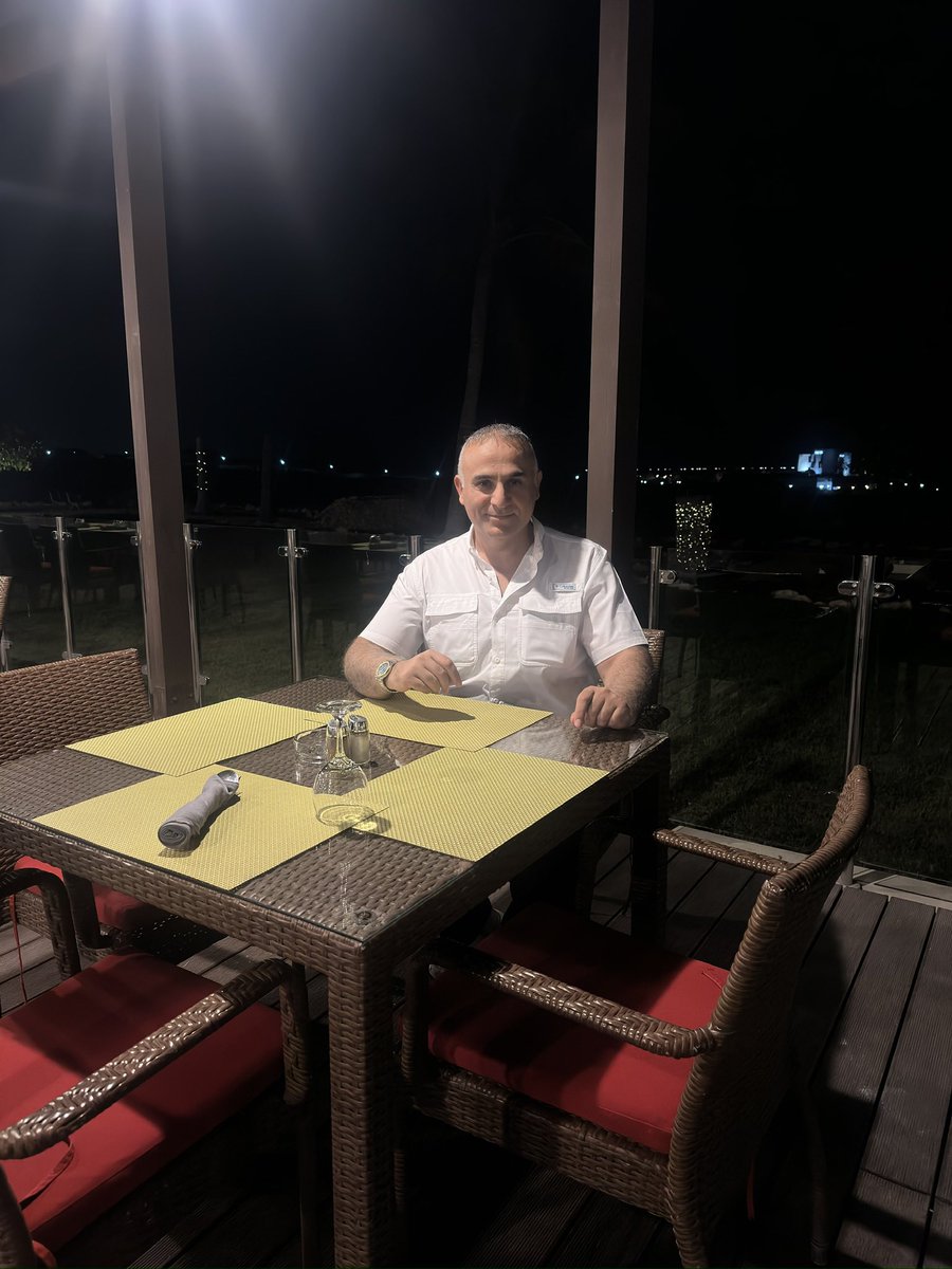 malicankatar's tweet photo. Ufkun sınırında, denizin ve lojistiğin kesiştiği noktada dururken... Büyük dalgalarla boğuşmak gerekmez; akıntının yönünü bilmek ve doğru limanda demir almak yeterlidir. Sakin, hesaplı ve geleceğe bakan bir duruş. 🌊⚓
#Duqm #CrudeOil #Diesel #Petroleum #Strategy #Trade #GlobalTrade #ImportExport #TransitTrade #Energy #Logistics