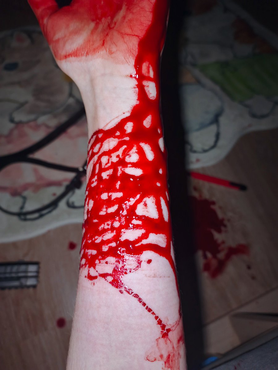 DeathKli's tweet photo. BLOCK, DON'T REPORT!
⦻
I'm only the second one.
⦻
#FakeBlood #988twt #sh #sfx #halloweenmakeup #shrtwt 
⦻
X, It's not blood, it's Halloween makeup paint! https://t.co/VDGDN7DiFl