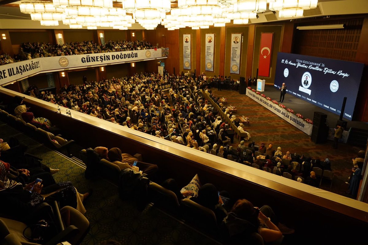 mahirunal's tweet photo. Kızılcahamam’da düzenlenen TÜGVA Hanım Kampı’nda genç kardeşlerimizle bir araya geldik.

Samimi bir sohbetin ötesinde; düşünen, sorgulayan, üreten ve yaşadığı dünyaya değer katmak isteyen bir gençliğin dinamizmine şahit oldum.

Bu anlamlı buluşmaya vesile olan TÜGVA ailesine, TÜGVA Kadın ve Aile Koordinatörü Tuba Arslan kardeşime ve enerjileriyle buluşmamıza değer katan genç kardeşlerime gönülden teşekkür ediyorum.

@tugvaTR
@ibrahim_besinci 
@Av_TubaArslan