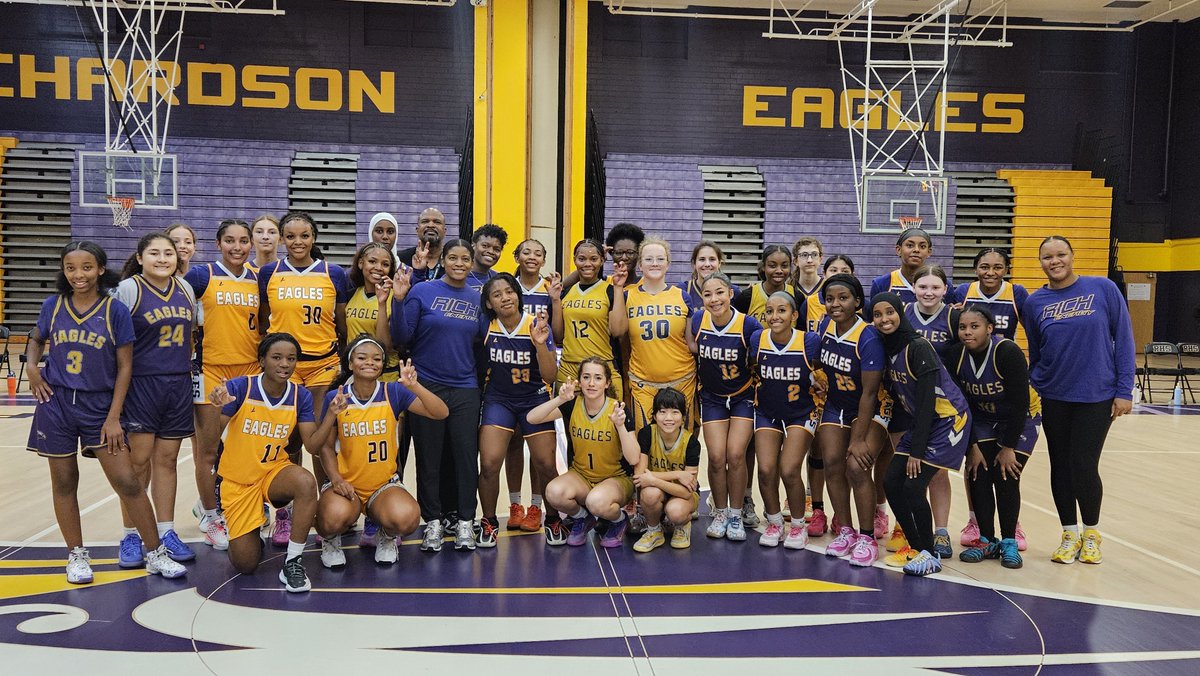 MsBennett2WinIt's tweet photo. @LE_HOOPS brought back their traditional Purple and Gold game. A good time with some friendly competition! 
#RichEnergy https://t.co/9Z3GQgWqcY