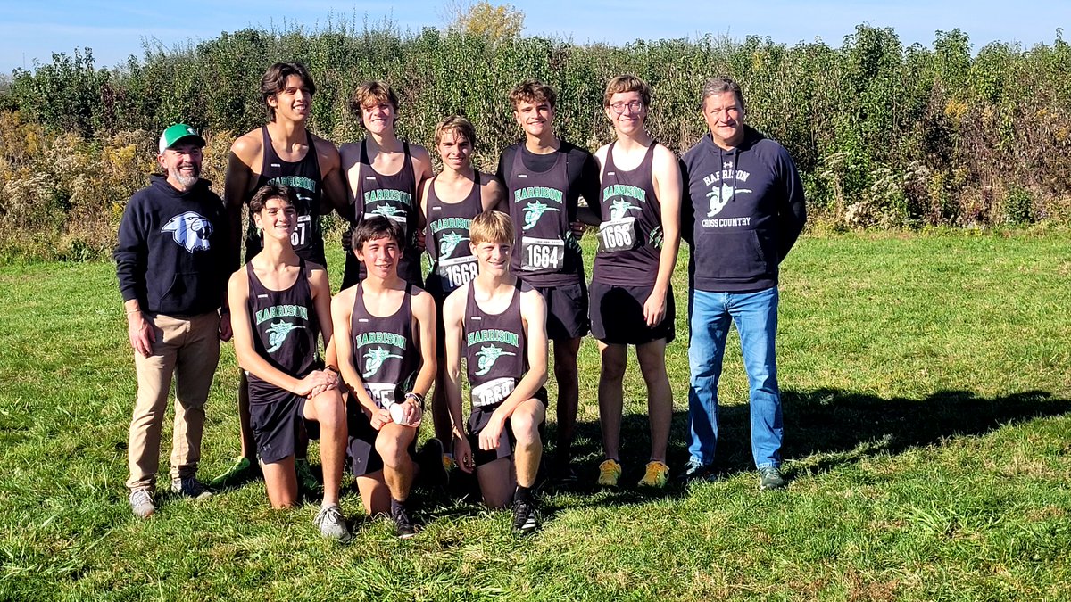 slsdpollitt's tweet photo. Great job today by our boys' cross country team at D-II Districts! Everyone posted a PR and the Cats advance to the D-II Regional Meet at Troy next Saturday! Congrats guys! @WildcatsOfHHS https://t.co/SzVPi5fEKO